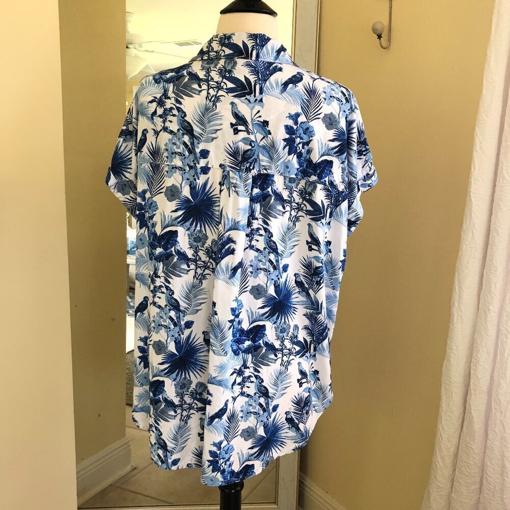 Jane + Delancey Blue Tropical Print Button Up Shirt Blouse Top Large - Picture 4 of 6